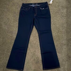 New with tags Old Navy size 12 petite mid-rise Kicker Boot-cut jeans